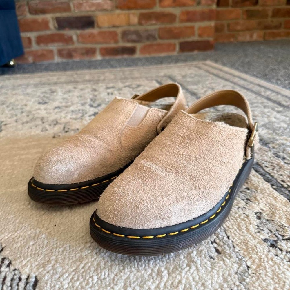 Dr. Martens tan & cream clogs in US 8